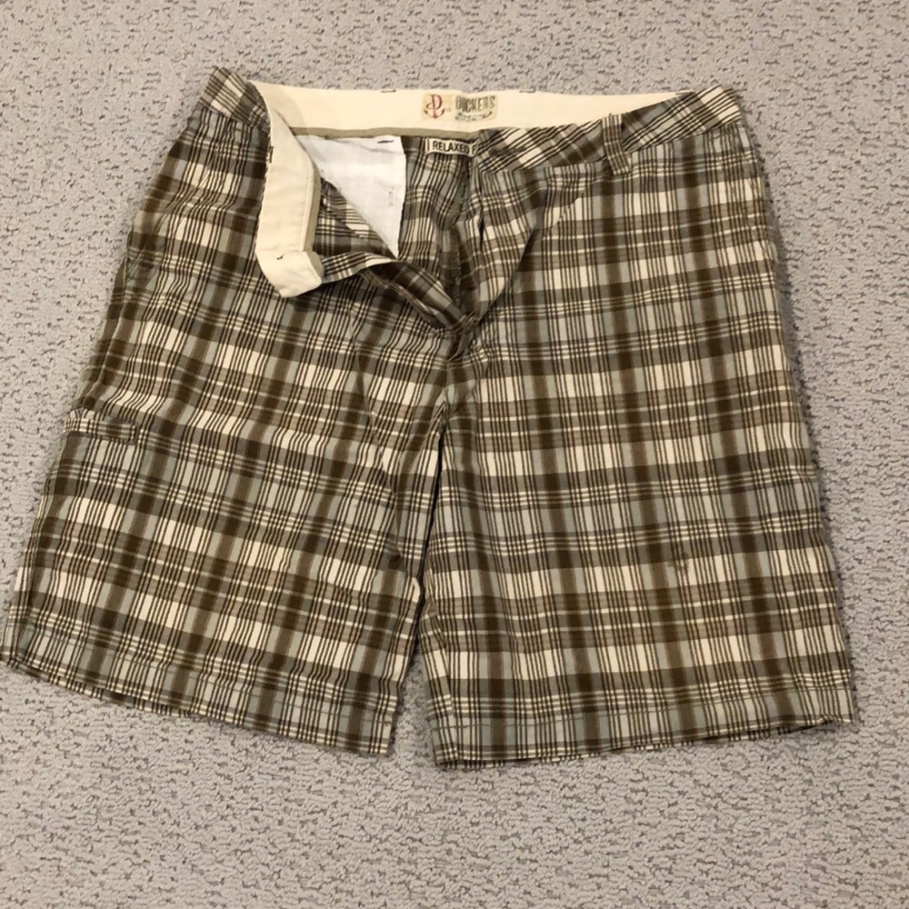 Dockers men’s olive plaid shorts 🤩